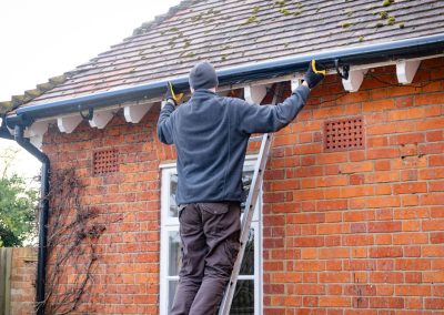 claygate roofing and guttering fixing