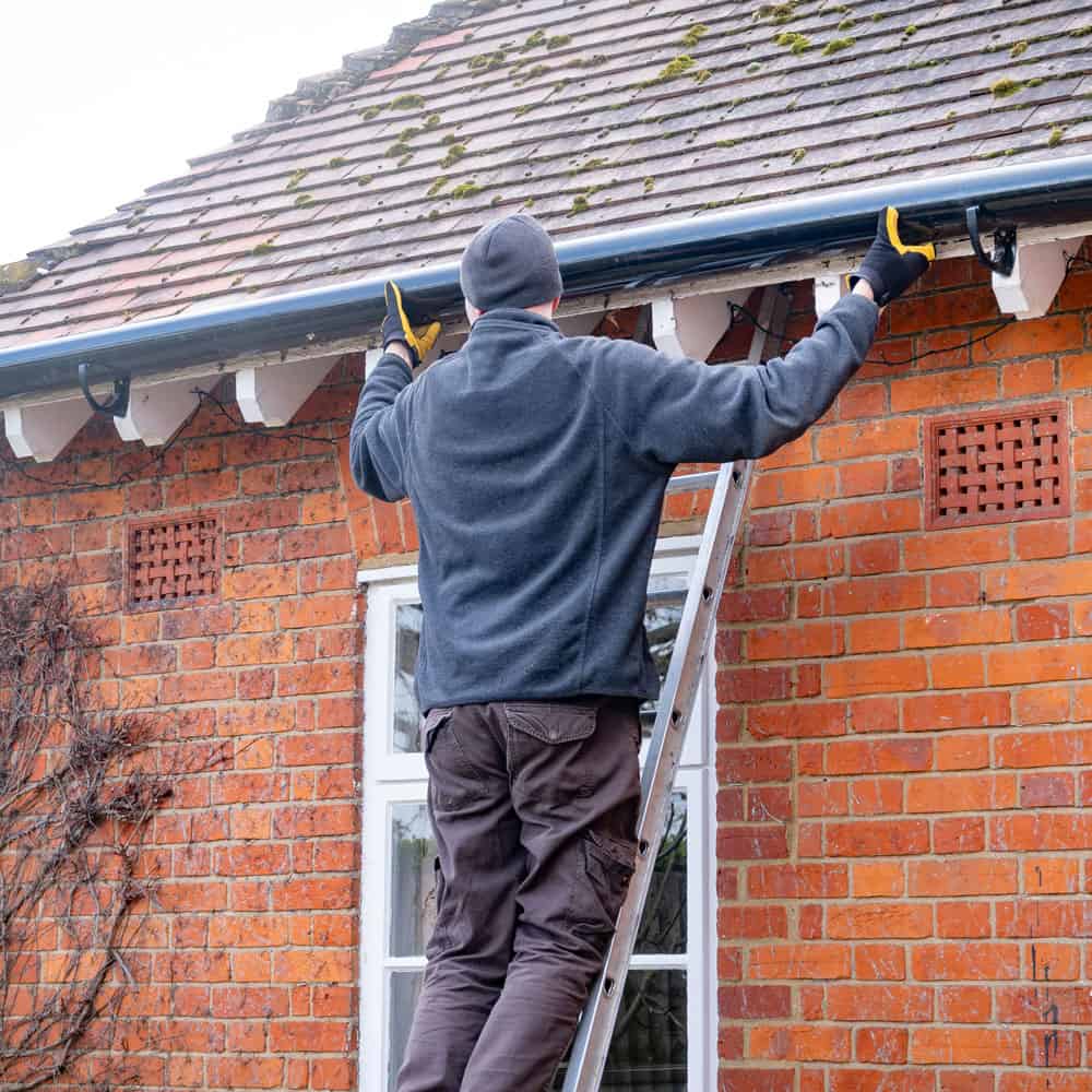 claygate roofing and guttering fixing